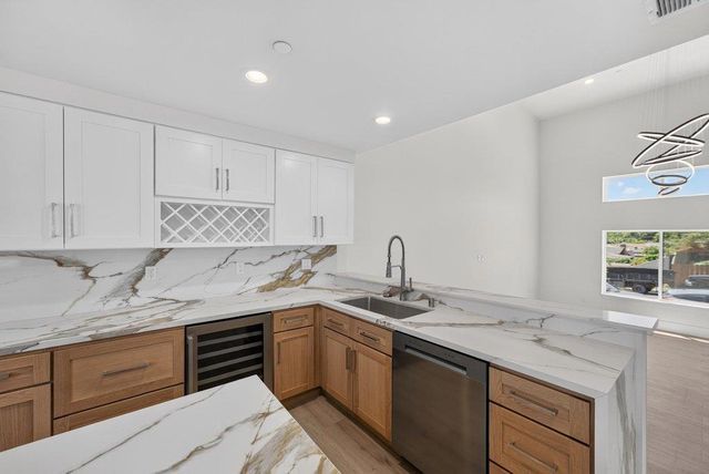 3390 Lillian Way, Santa Cruz, CA 95065