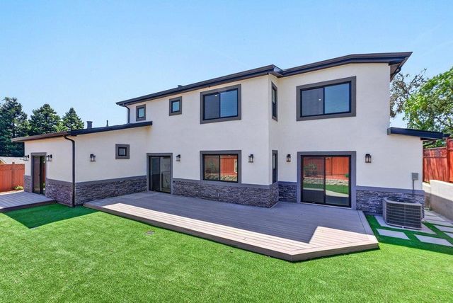 3390 Lillian Way, Santa Cruz, CA 95065
