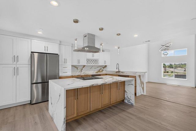 3390 Lillian Way, Santa Cruz, CA 95065