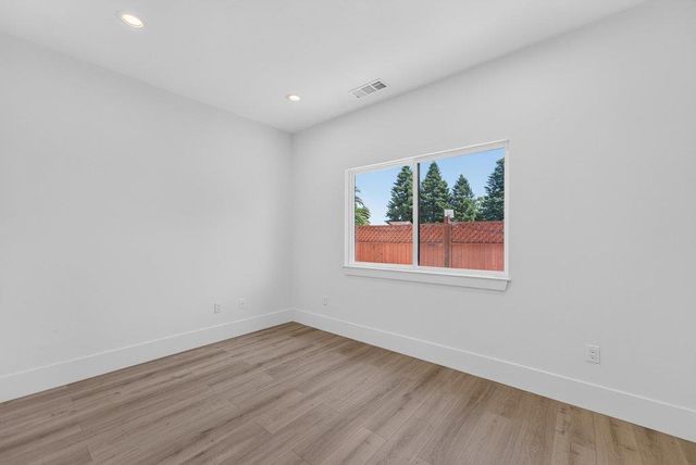 3390 Lillian Way, Santa Cruz, CA 95065