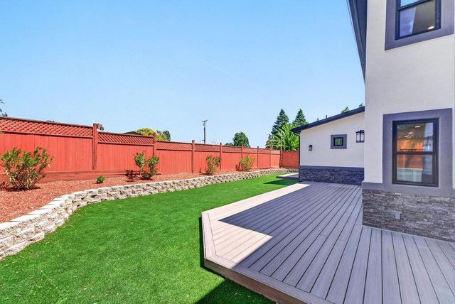 3390 Lillian Way, Santa Cruz, CA 95065