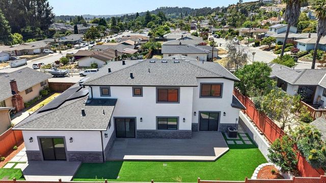 3390 Lillian Way, Santa Cruz, CA 95065