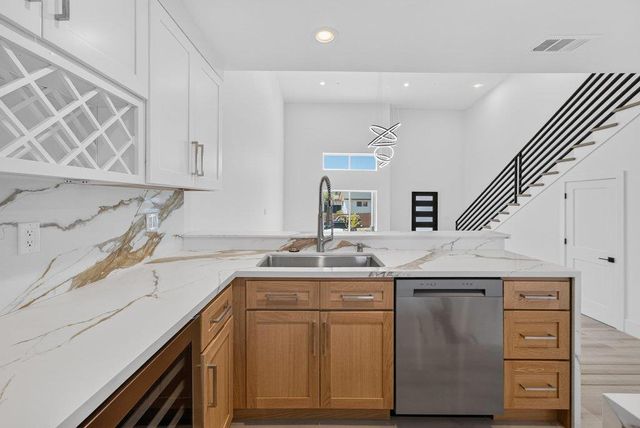 3390 Lillian Way, Santa Cruz, CA 95065