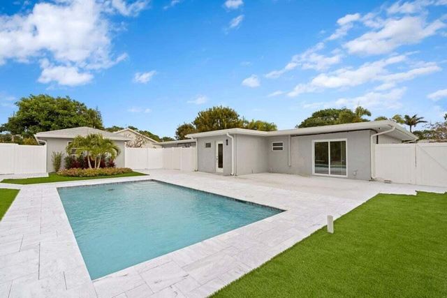 2312 Spanish Trail, Delray Beach, FL 33483