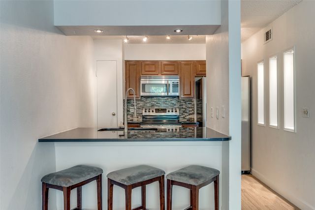 4851 Cedar Springs Road 190, Dallas, TX 75219