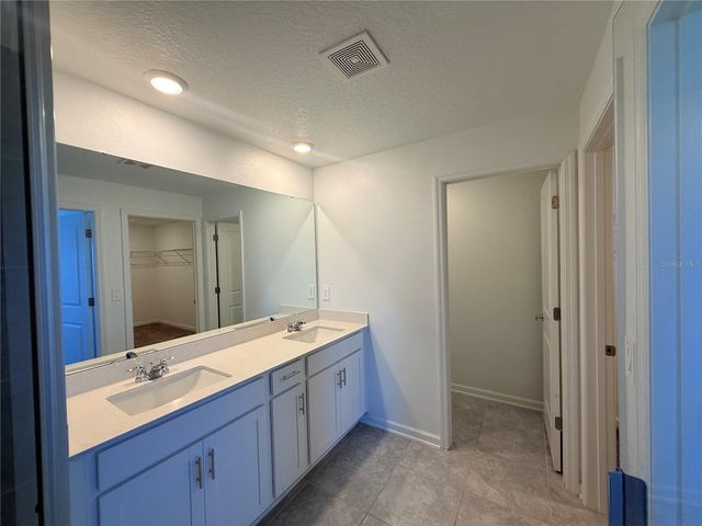 1945 HEART LAKE DRIVE, Groveland, FL 34736