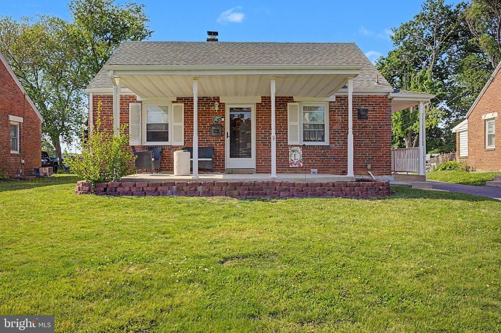 962 THORNTON RD, Upper Chichester, PA 19061
