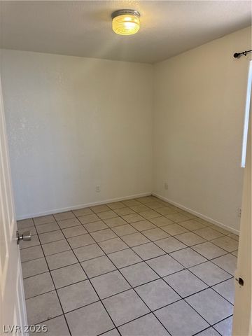 6990 Dunsbach Way, Las Vegas, NV 89156