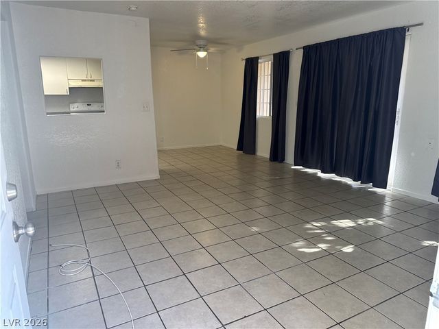 6990 Dunsbach Way, Las Vegas, NV 89156