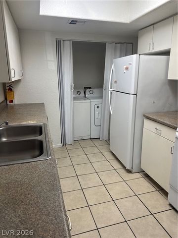 6990 Dunsbach Way, Las Vegas, NV 89156