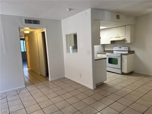6990 Dunsbach Way, Las Vegas, NV 89156