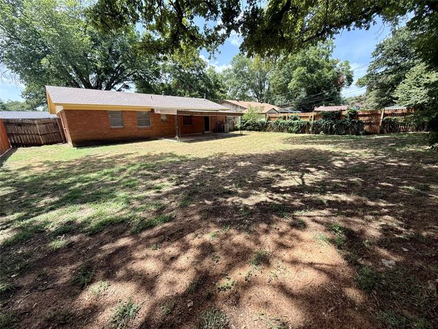 308 Simmons Drive, Hurst, TX 76053