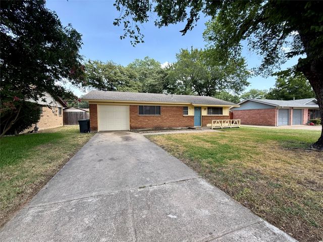 308 Simmons Drive, Hurst, TX 76053