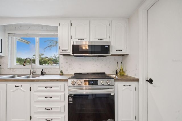 425 VANDERGRIFT DRIVE, Ocoee, FL 34761