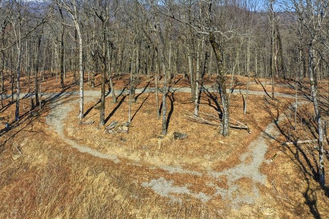 533 Old A T Approach Trail, Jasper, GA 30143