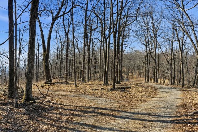 533 Old A T Approach Trail, Jasper, GA 30143