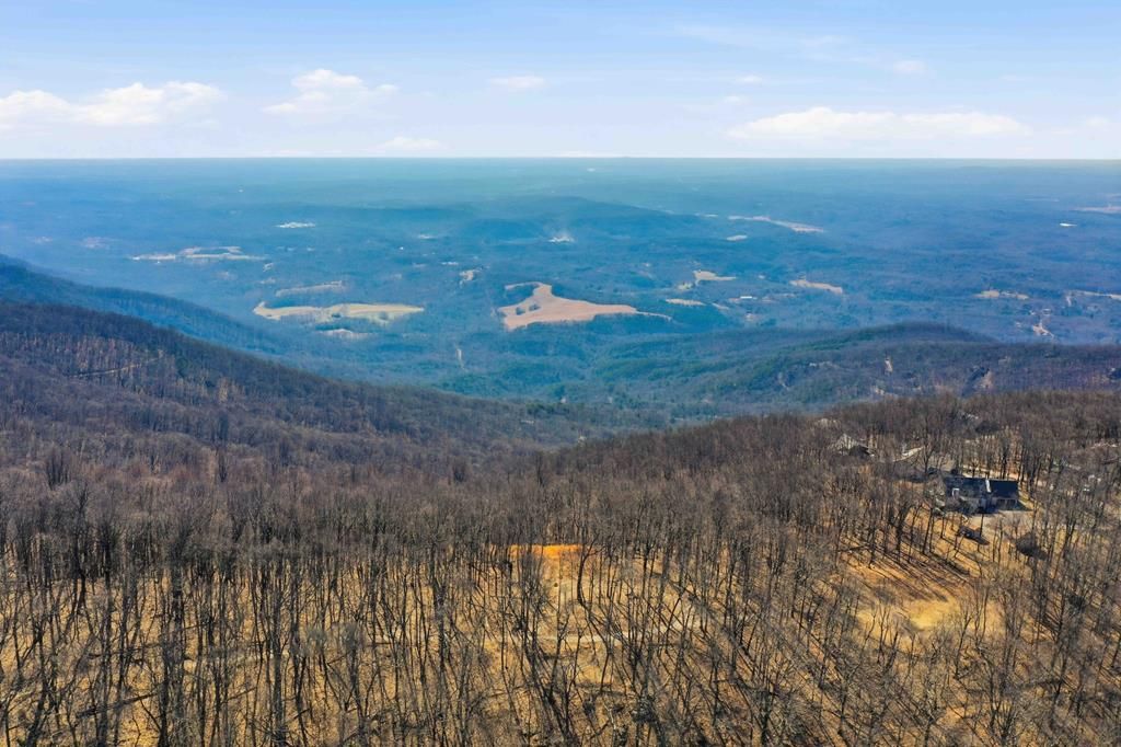 533 Old A T Approach Trail, Jasper, GA 30143