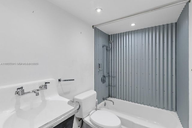 100 Ocean Lane Dr 304, Key Biscayne, FL 33149