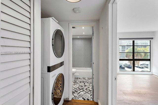 100 Ocean Lane Dr 304, Key Biscayne, FL 33149