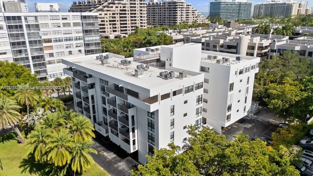 100 Ocean Lane Dr 304, Key Biscayne, FL 33149