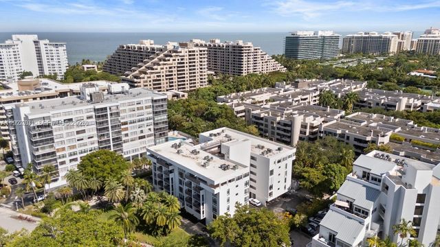 100 Ocean Lane Dr 304, Key Biscayne, FL 33149