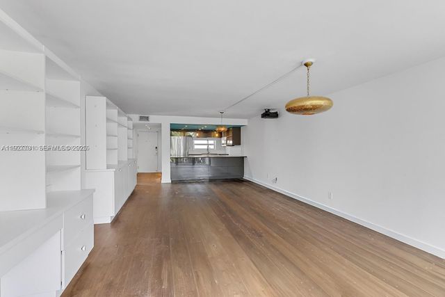 100 Ocean Lane Dr 304, Key Biscayne, FL 33149