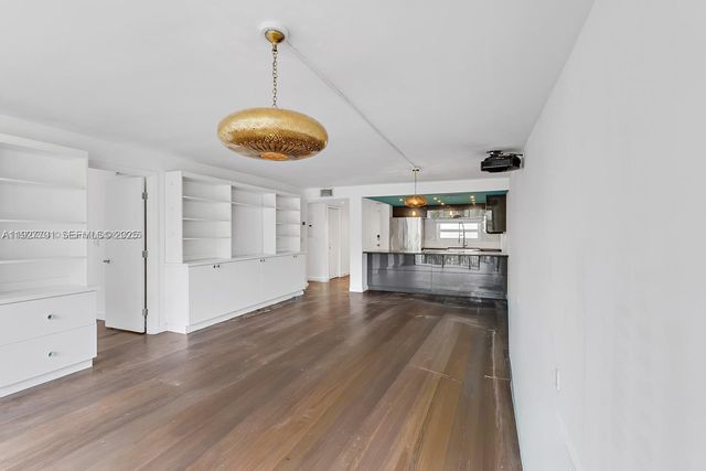 100 Ocean Lane Dr 304, Key Biscayne, FL 33149