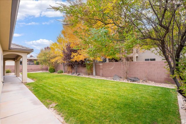 2866 E CARMINE DR, St. George, UT 84790