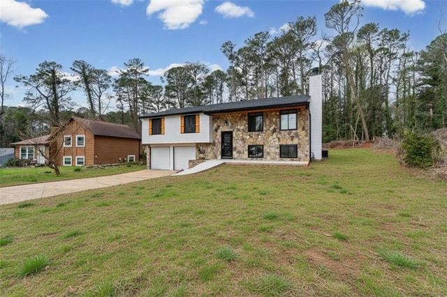 5191 Stone Trace, Stone Mountain, GA 30083