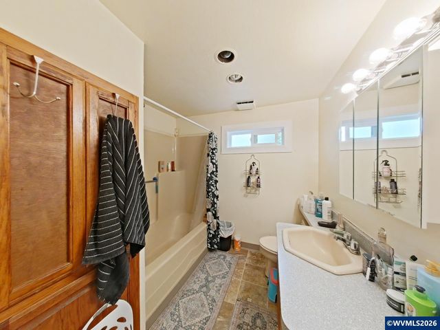 1700 NW Kings Bl, Corvallis, OR 97330