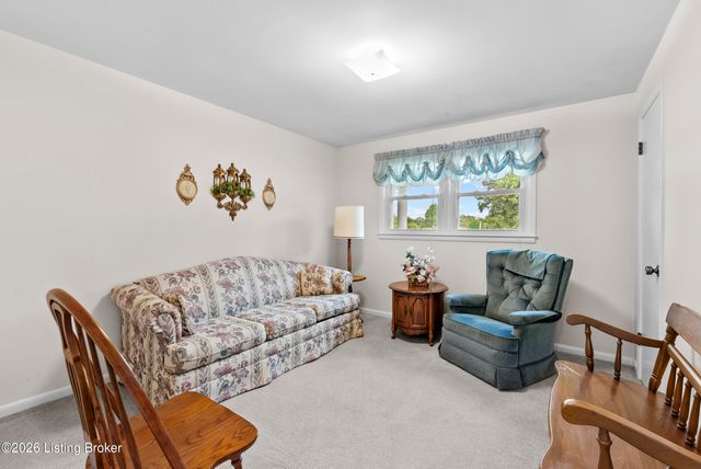 7905 Canna Dr, Louisville, KY 40258