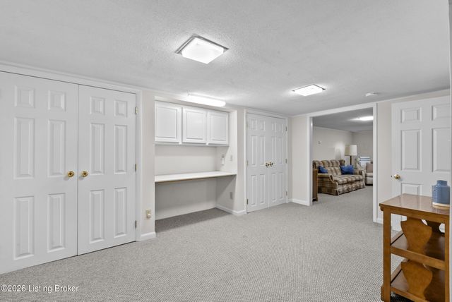 7905 Canna Dr, Louisville, KY 40258