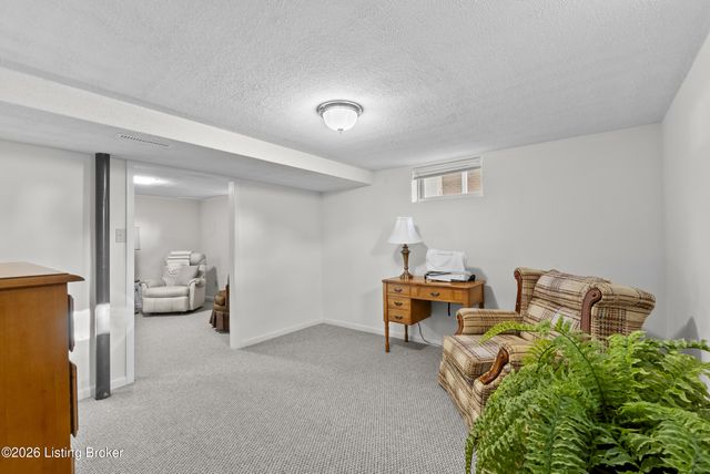 7905 Canna Dr, Louisville, KY 40258