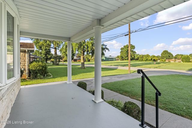 7905 Canna Dr, Louisville, KY 40258