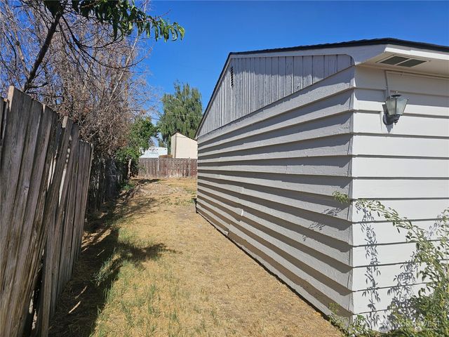 4222 Sun Drive NE, Moses Lake, WA 98837