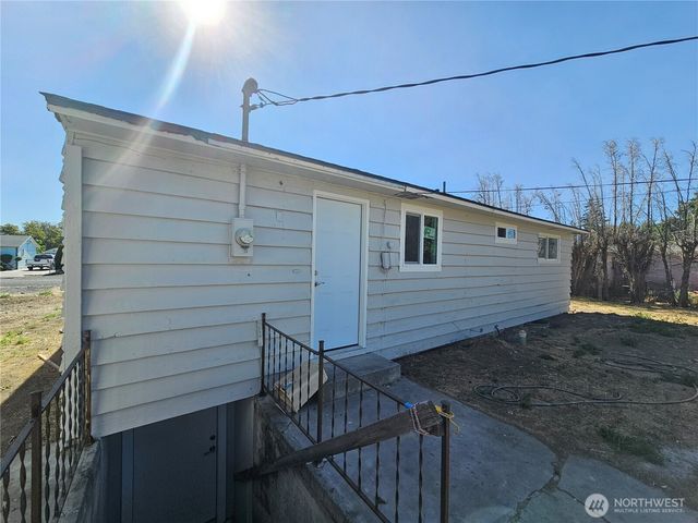 4222 Sun Drive NE, Moses Lake, WA 98837