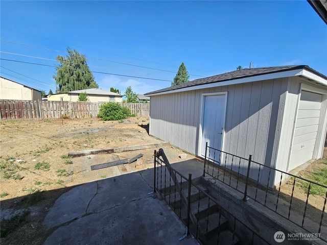 4222 Sun Drive NE, Moses Lake, WA 98837