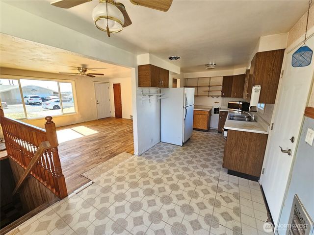 4222 Sun Drive NE, Moses Lake, WA 98837