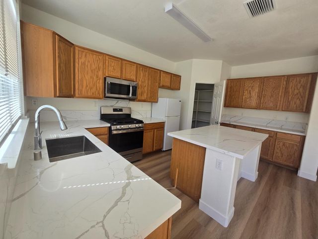 10554 Rudder Way, Stockton, CA 95209