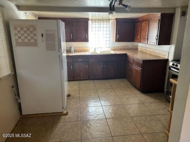 17 W Columbia Street, Tucson, AZ 85714