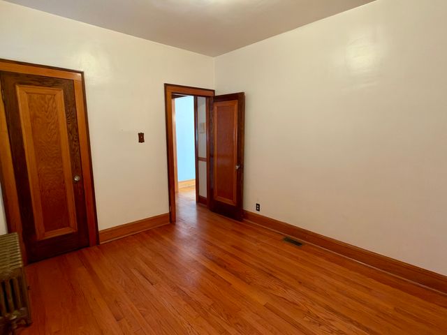 4683 N Kasson Avenue, Chicago, IL 60630