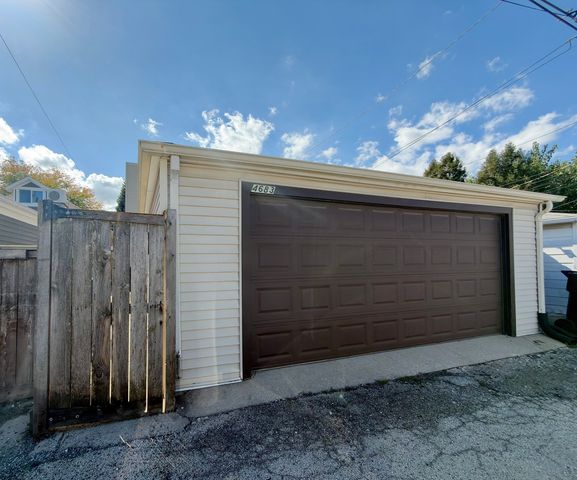 4683 N Kasson Avenue, Chicago, IL 60630