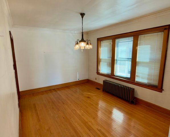 4683 N Kasson Avenue, Chicago, IL 60630