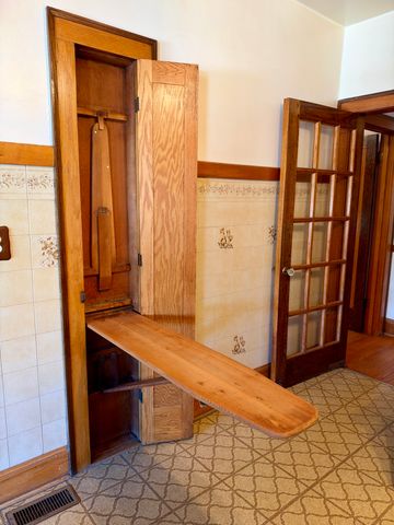 4683 N Kasson Avenue, Chicago, IL 60630