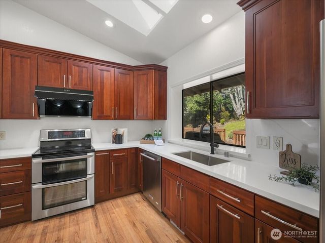 14812 SE 62nd Court, Bellevue, WA 98006