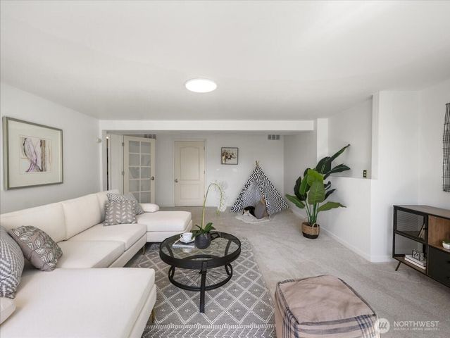 14812 SE 62nd Court, Bellevue, WA 98006