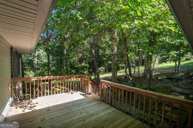 55 Santa Pera Dr, Cleveland, GA 30528