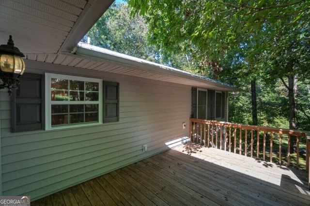 55 Santa Pera Dr, Cleveland, GA 30528
