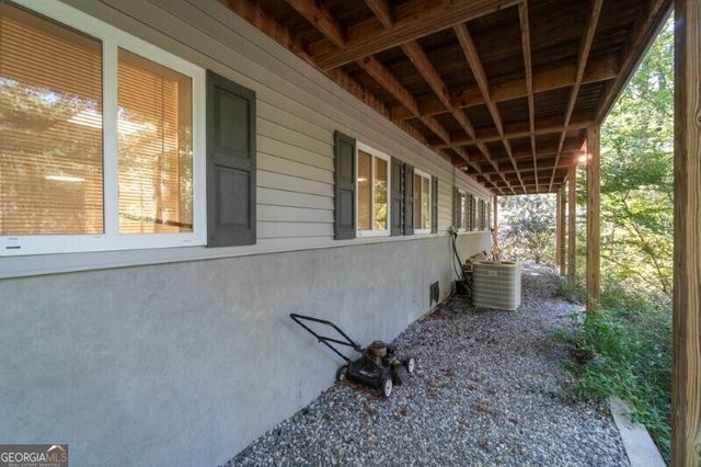 55 Santa Pera Dr, Cleveland, GA 30528