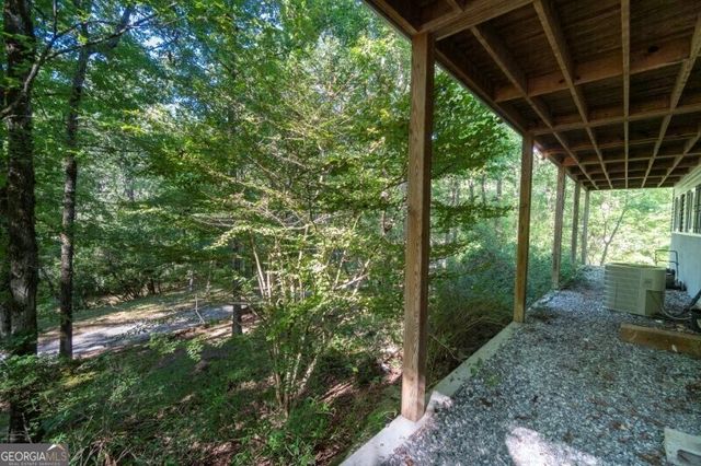55 Santa Pera Dr, Cleveland, GA 30528